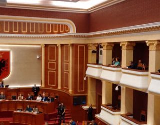 Meta i drejtohet Lu: Unë nuk bëj lojë!