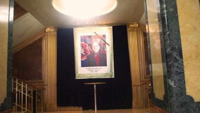 LDK: Akt vandal largimi i fotografisë së Presidentit Rugova nga Kuvendi