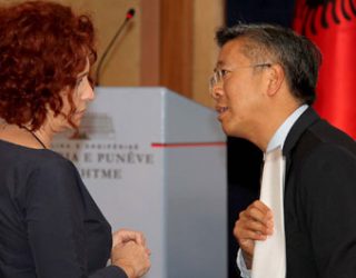 Lu e Vlahutin pranojnë ftesën e Metës: Diskutimet të bazohen mbi propozimin hibrid