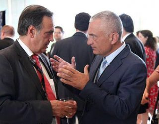 Konsensusi i reformës në rrezik? Meta ndërpret vizitën në SHBA