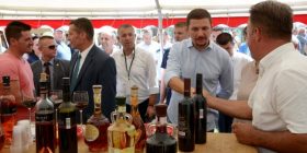 Ministria e Bujqësisë dhe Komuna e Rahovecit ndërtojnë treg modern të rrushit në Rahovec