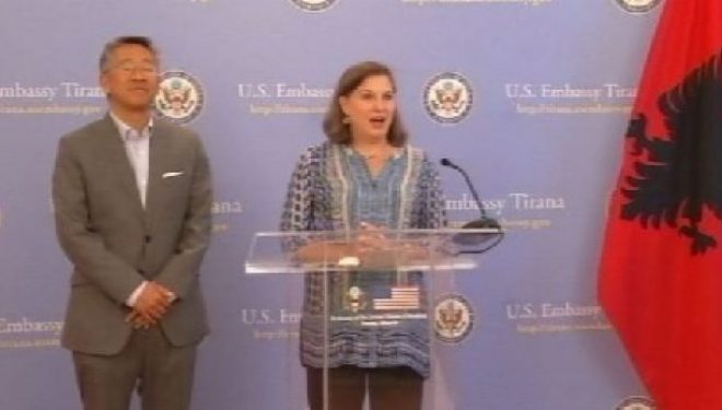 Nuland “shkarkon” ambasadorin Lu