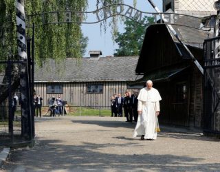 Poloni: Në meshën e Papës më se 2.5 milionë besimtarë