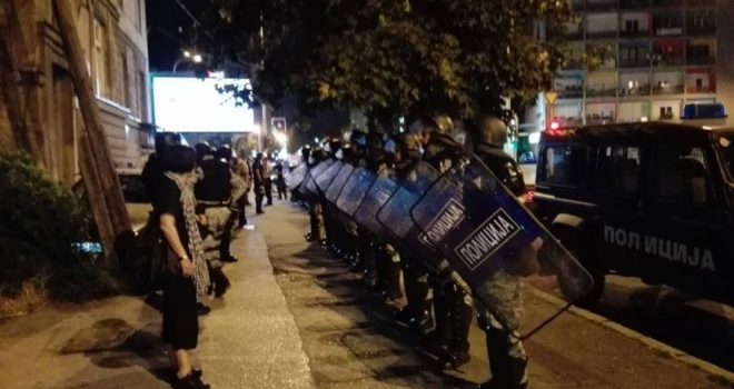 Pushteti rrit presionin ndaj studentëve