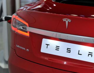 Ekspertët: Ende herët për makinat me autopilot (Video)
