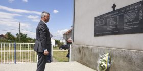 Nderimi i Thaçit në Grackë midis gjestit politik dhe pajtimit