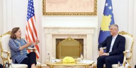 Nuland në takim me Thaçin: Kërkon hapa të nevojshëm para vjeshtës