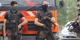 Turqia arrestoi 103 gjeneralë e admiralë