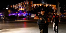 Vriten 17 policë në një shpërthim në Ankara