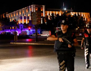 Vriten 17 policë në një shpërthim në Ankara