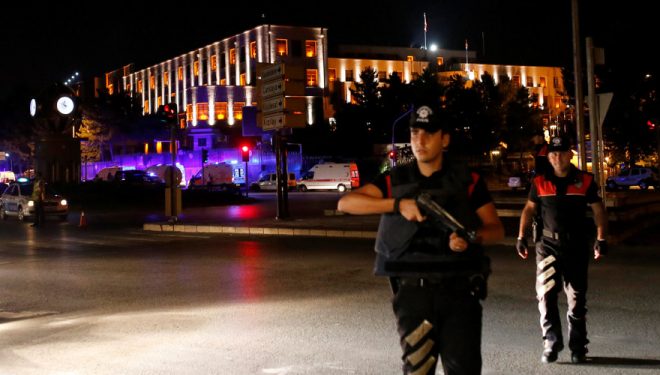 Vriten 17 policë në një shpërthim në Ankara