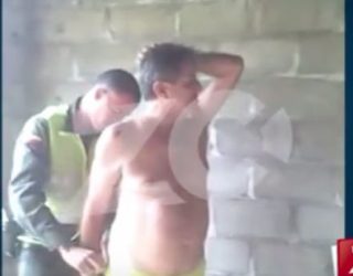 Skandal seksual: Profesori “qejfli” kapet me nxënësen (Video)