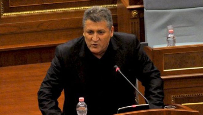 Policia i reagon Zafir Berishës