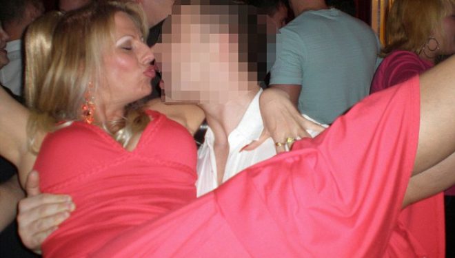 Biznesmenia që argëtohet me djem të rinj: Ja përse e bëj (FOTO)