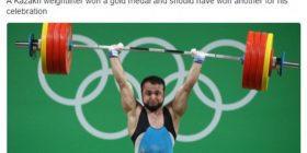 Nuk përmbahet, shikoni si e feston medaljen e artë