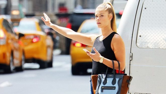 Nina Agdal me kontratë marramendëse për modelim, DiCaprio e pëkrahë (Foto)