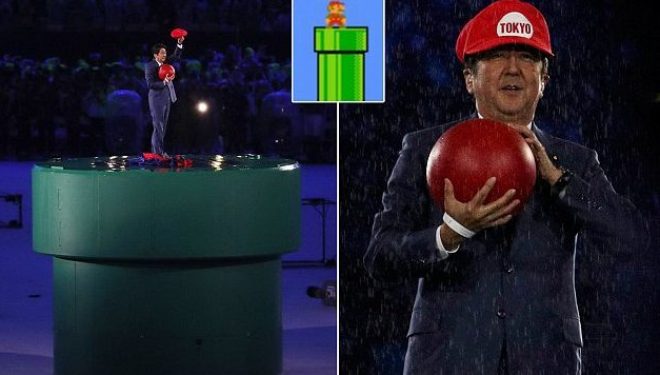 Kryeministri i Japonisë maskohet si “Super Mario”