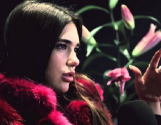 Shqiptrarja Dua Lipa, kryefjalë e Capitol FM