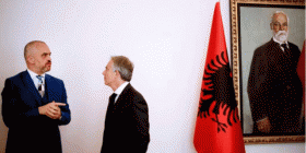 “Tony Blair transporton drogën e Edi Ramës në shtetet e Perëndimit”