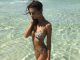 Emily Ratajkowski shfaq linjat perfekte (Foto +16)