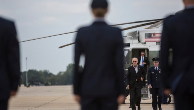Biden zbret në Kosovë, pritet me nderime të larta shtetërore
