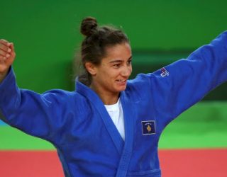 Majlinda “e artë”, arrin sot në Kosovë