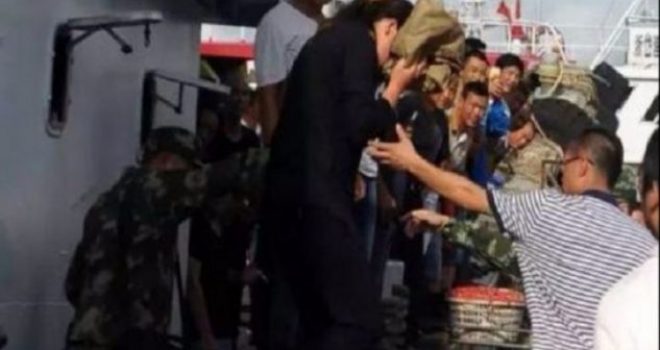 E pabesueshme, bie nga anija turistike dhe mbijeton 2 ditë në det