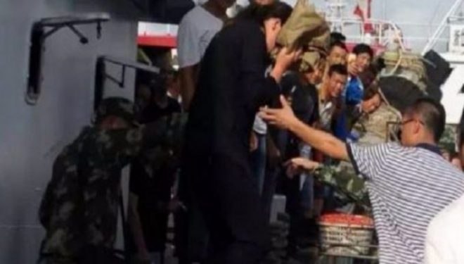 E pabesueshme, bie nga anija turistike dhe mbijeton 2 ditë në det