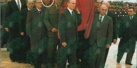 “Ne, atletët që bënim prova me arkivolin e Enver Hoxhës” (Foto)