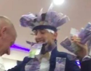 Në Ferizaj thyhet rekordi i një dasme, 53 mijë franga bakshish dhëndrit (Video)