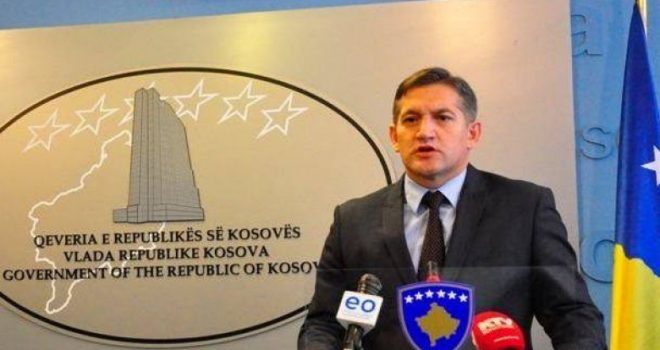 “Super” deputeti me pesë vende pune (Dokument)