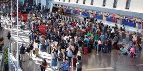 Delta Air Lines’it i prishen kompjuterët, shtyhen dhe anulohen fluturime në mbarë botën