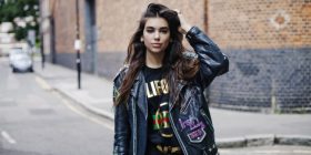 Dua Lipa paralajmëron se do ta “ndezë” Prishtinën