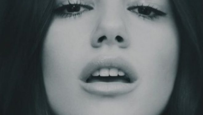 Dua Lipa: Më refuzuan në korin e shkollës, më thanë nuk ke zë