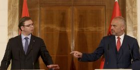 Takimi i qeverive Shqipëri-Serbi, Beogradi e do Kosovën si dekor në takim