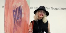 Eliza Hoxha ndihet e humbur, largohet nga Kosova?