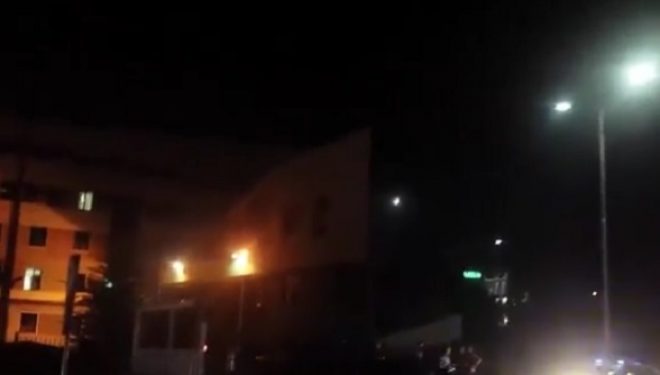 LAJMI I FUNDIT (LIVE): Shpërthim i fuqishëm te Kuvendi i Kosovës (Foto/Video)