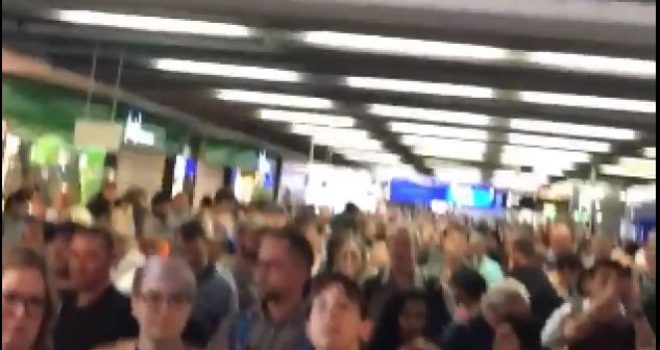 Evakuohet Aeroporti i Frankfurtit pas alarmit për bombë