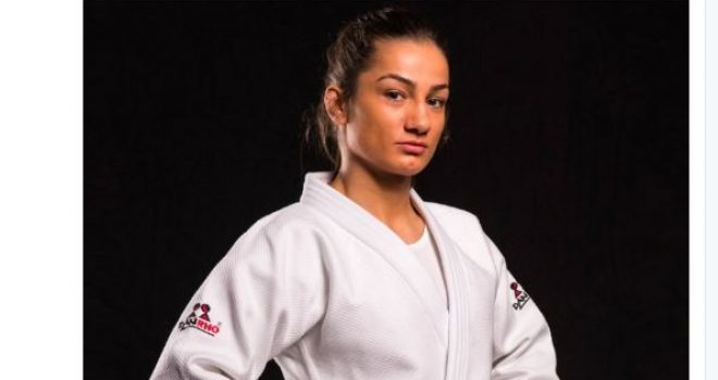 Galatasaray e Uron Majlinda Kelmendin (Foto)