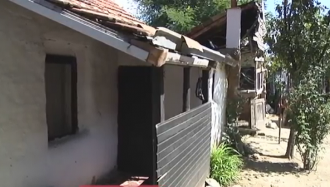 Jeta e mjerueshme në 24 metra katrorë, pranë minjve e gjarpinjve (Video)