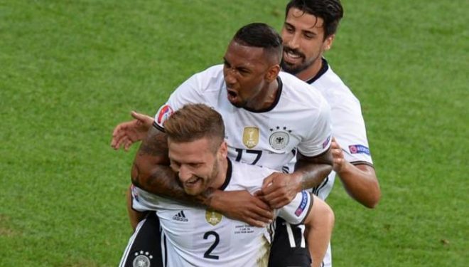 Arsenal-Valencia, vazhdojnë bisedimet për Mustafin…