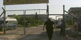 Flet babai i Flamur Sulës që u dogj në Shënkoll: Djali im u vra në burg!