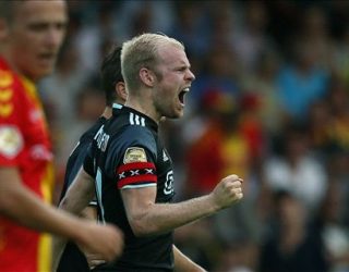 PSV frenohet nga Groningen, fiton Ajax