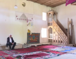 Hoxha që la xhaminë për luftë (Video)