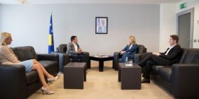 Ministrja Hoxha kërkon të merren veprime për personat që përdorën dhunë javëve të fundit