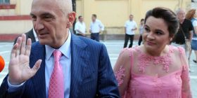 Pushimet e Ilir Metës e Monika Kryemadhit (Foto)