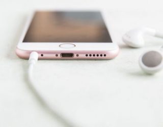 Ja pse Apple ka larguar portin e kufjeve në iPhone 7