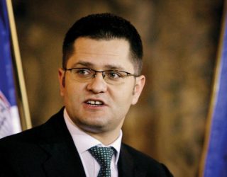 Protesta kundër Jeremiçit bashkon pushtetin dhe opozitën