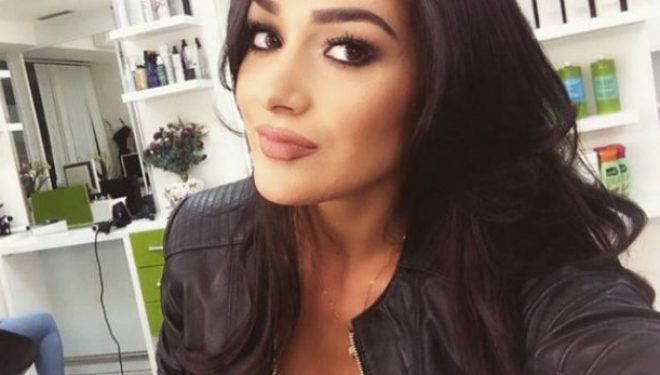 Klea Huta më seksi se kurrë, ekspozon këmbët (Foto)