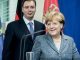 Merkel letër Vuçiq’it: Normalizo marrëdhëniet me Kosovën